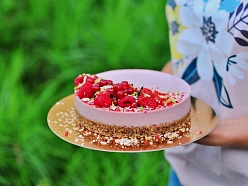 Aveņu kokosa laima kūka