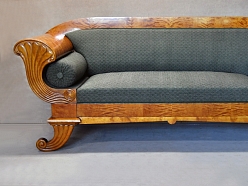 Pasaku muzeja interjera sofa - restaurēts