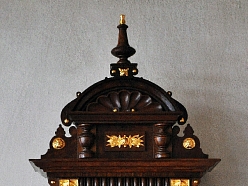 Eklektikas stila sienas pulkstenis - restaurēts