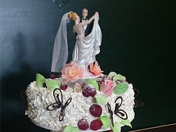 Tortes kāzām