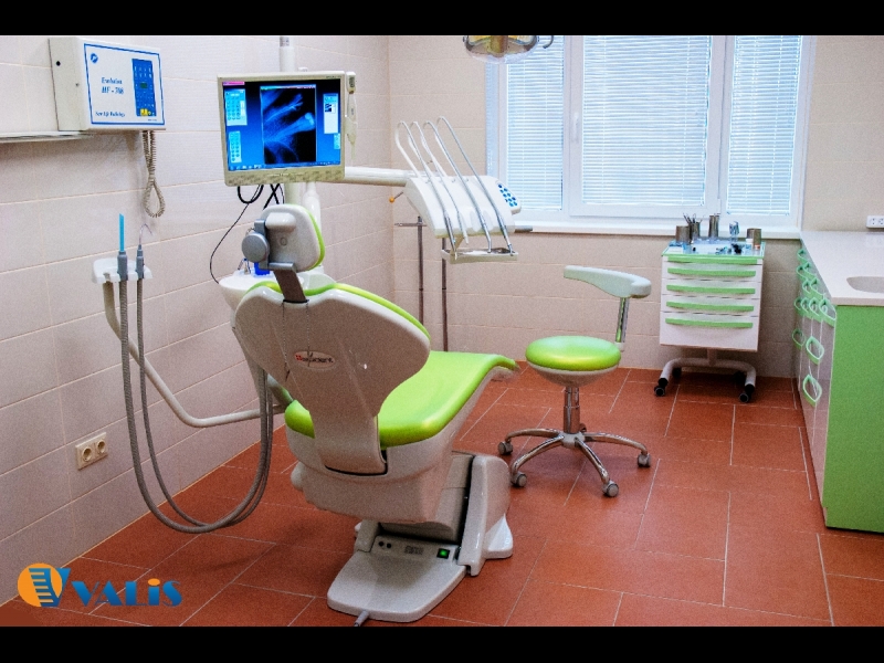 Zobu labošana, ārstēšana, raušana un protezēšana modernā zobārstniecības kabinetā
