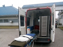 Cilvēku ar kustības traucējumiem pārvešana