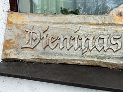 Dieniņas, lauku māja