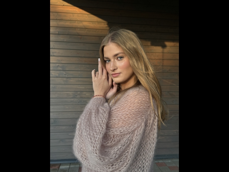 Mīksti, krāsaini džemperi, kas papildinās jebkuru garderobi.