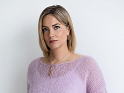 Elegants un mīksts trikotāžas džemperis.