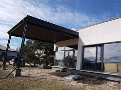 Privātmājas būvniecība ar panorāmas logiem