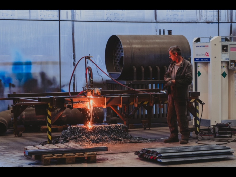 Metāla plazmas griešana rūpnīcā – precīza metālapstrāde industriālajiem projektiem