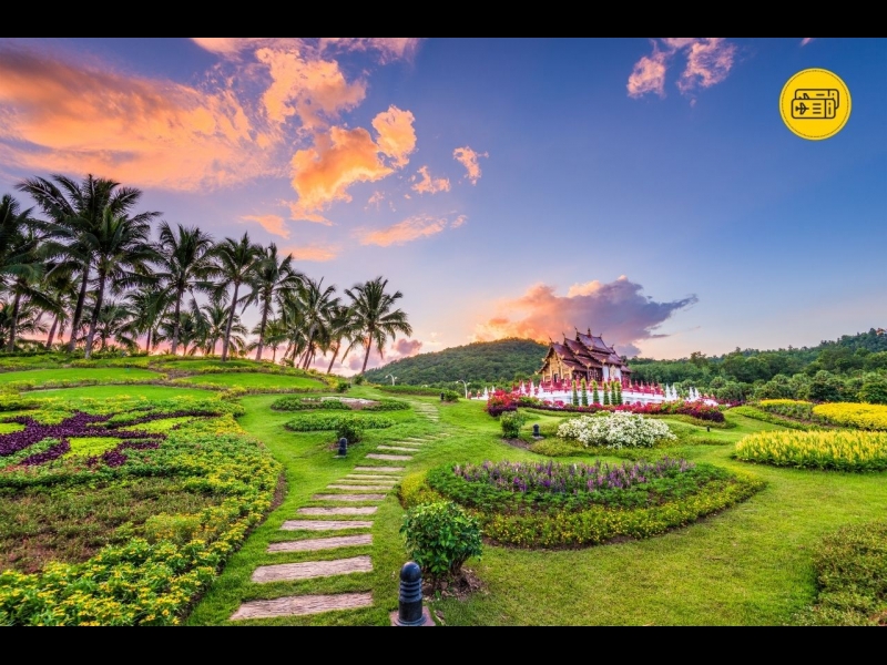 Burvīgs skats uz Chiang Mai tempļiem, kas atrodas gleznainā kalnu ainavā – viena no Taizemes kultūras un vēstures bagātībām, kas noteikti jāredz.