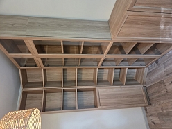 Individuālu mēbeļu piegāde un salikšana klientiem