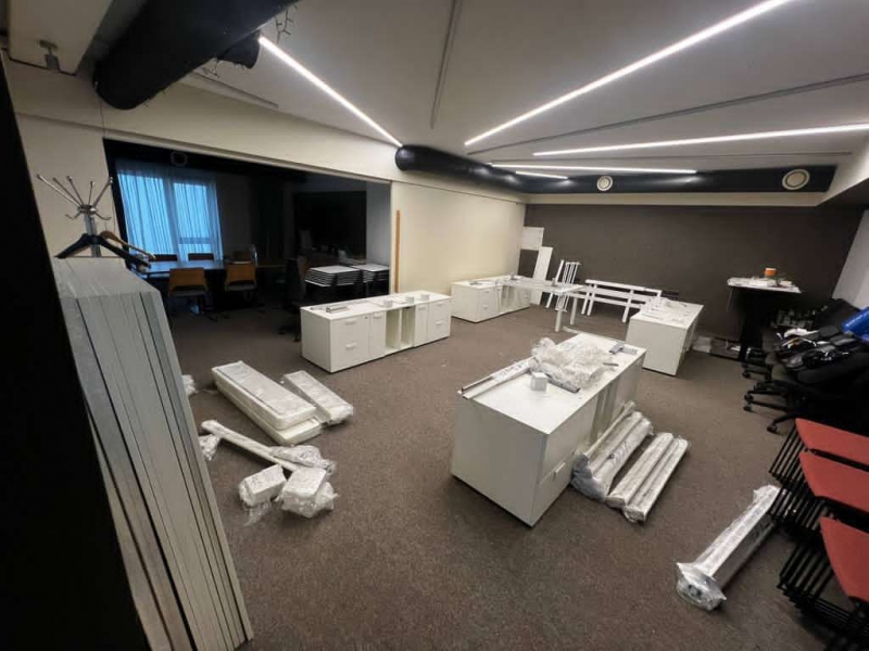 Biroja mēbeļu piegāde un uzstādīšana uzņēmumiem