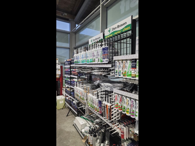 DenBraven un Bostik hermētiķu stends Profcentrs veikalā