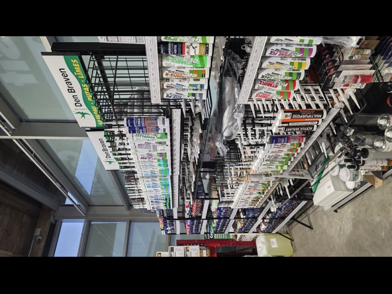 DenBraven un Bostik hermētiķu stends Profcentrs veikalā