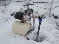 Ziemas apstākļos uzstādītais ūdens sūknis