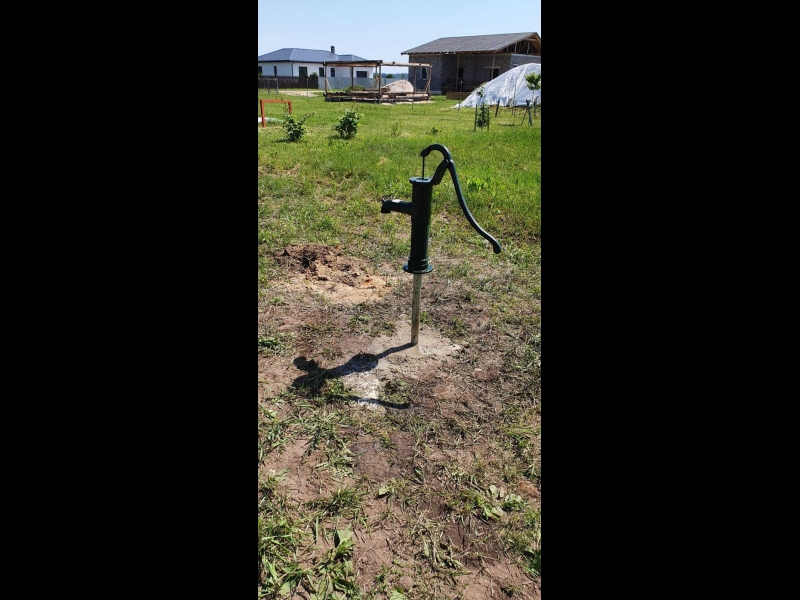 Rokas ūdens sūkņu sistēma