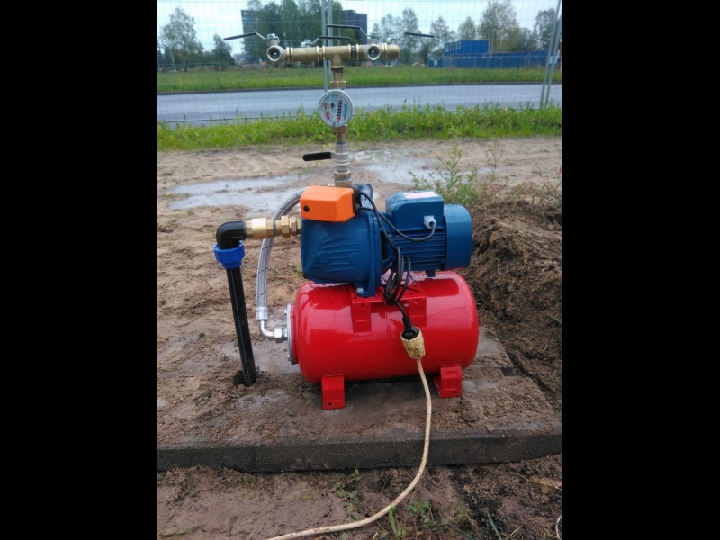 Ūdens sūknis ar kontrolvārstu