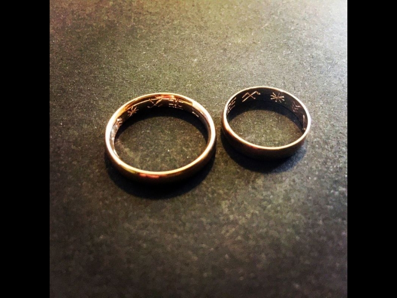 Eduards RPS, SIA nodrošina kvalitatīvu kāzu gredzenu gravēšanu ar simbolisku un paliekošu nozīmi.