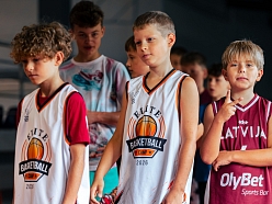 diennakts sporta nometne jauniešiem