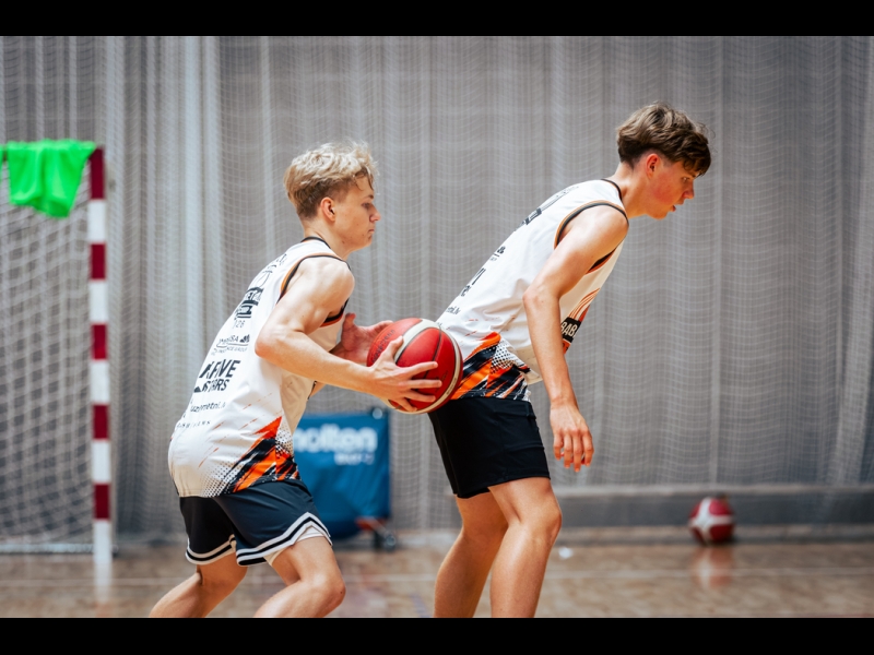 basketbola nometnes jauniešiem