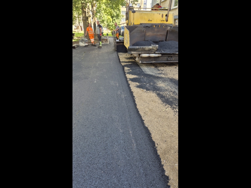 Asfalta seguma ieklāšana