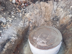 Jauna kanalizācijas aka uzstādīšana