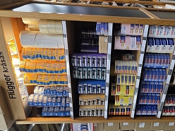 Flugger un tesa līmlentes stends Profcentrs veikalā