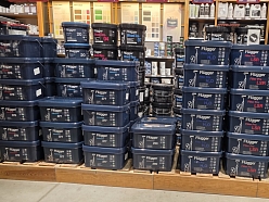 Flugger produktu stends Profcentrs veikalā