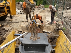 Vadu sistēmu montāža.