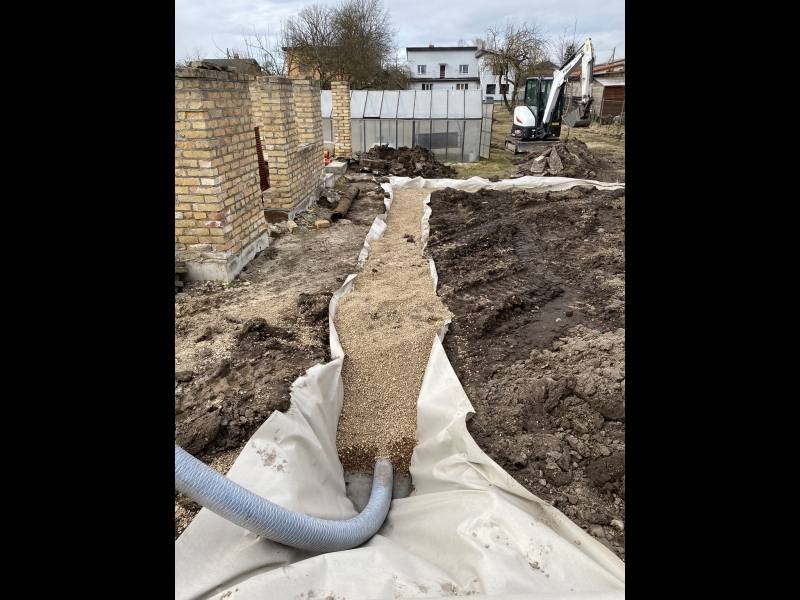 Cauruļu sistēmas uzstādīšana rūpnīcā.