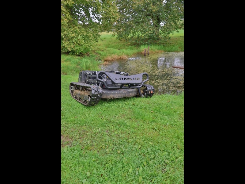 Zāles pļaušana nogāzēs