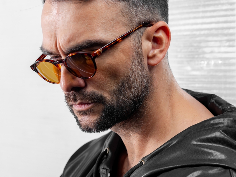 Hyperlight Optics aizsargā tavas acis no blīkšķiem