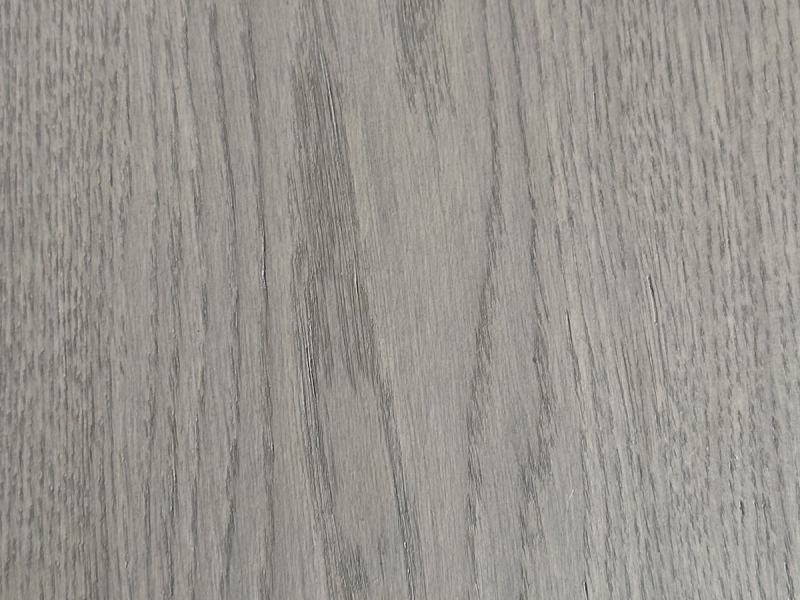 Pelēks ozola parkets ir ideāls risinājums mūsdienīgām un stilīgām interjeram