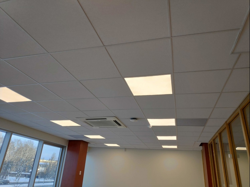 Piekaramie griesti birojam