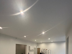 Iestiepto griestu montāža