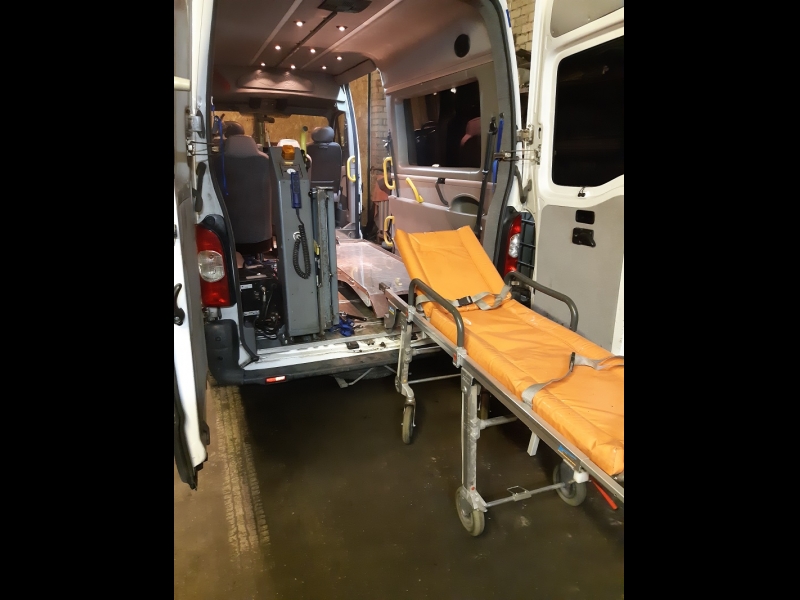 Gulošu pacientu pārvadāšana