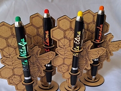 Pildspalva ar statīvu