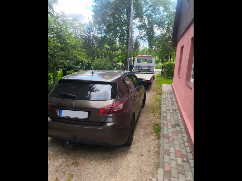 Avārijas palīdzība ceļā