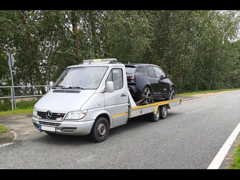 Mobilā auto palīdzība ceļā Latvijā