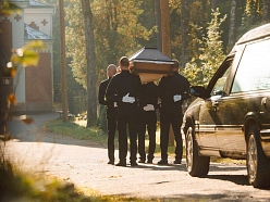 Mēs parūpēsimies par visu, lai pēdējais ceļojums būtu cienīgs un mierīgs