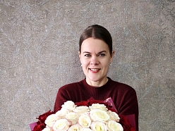 Skaisti ziedi Valkā