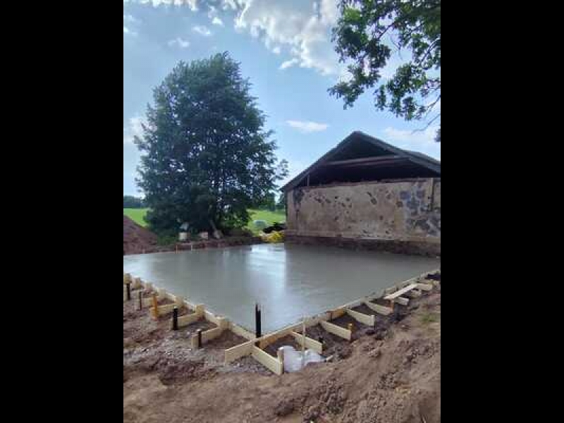 Mājas pamatu betonēšana