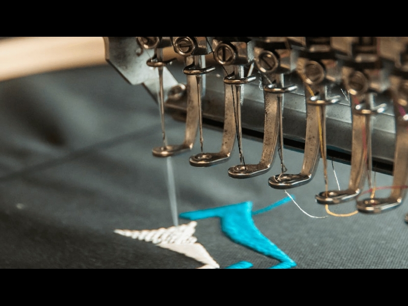 Apģērbu izšūšana un apdruka