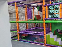 divstāvu labirints