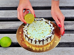 Kokosriekstu laima kūka