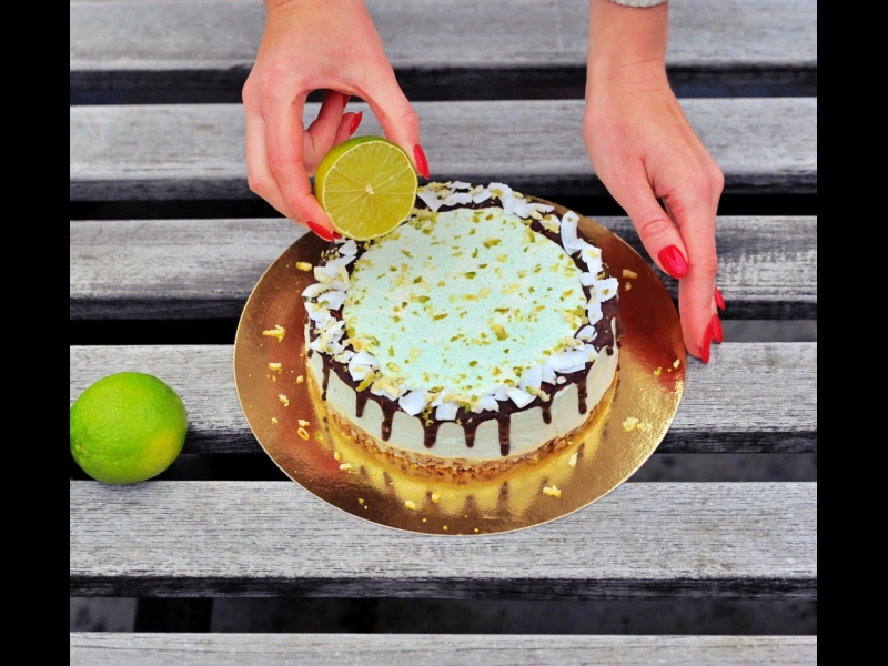 Kokosriekstu laima kūka