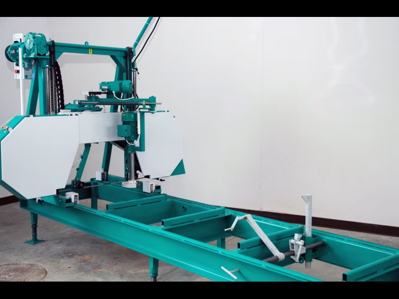 Augstas jaudas zāģēšanas iekārta lieliem baļķiem