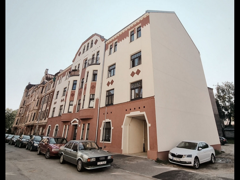 dekoratīvā apmetuma uzklāšana