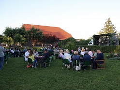 Piknika pasākums brīvā dabā