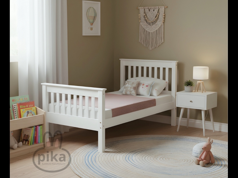Klasiska bērnu gulta balta