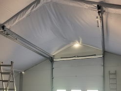 Paceļamie vārti angāriem