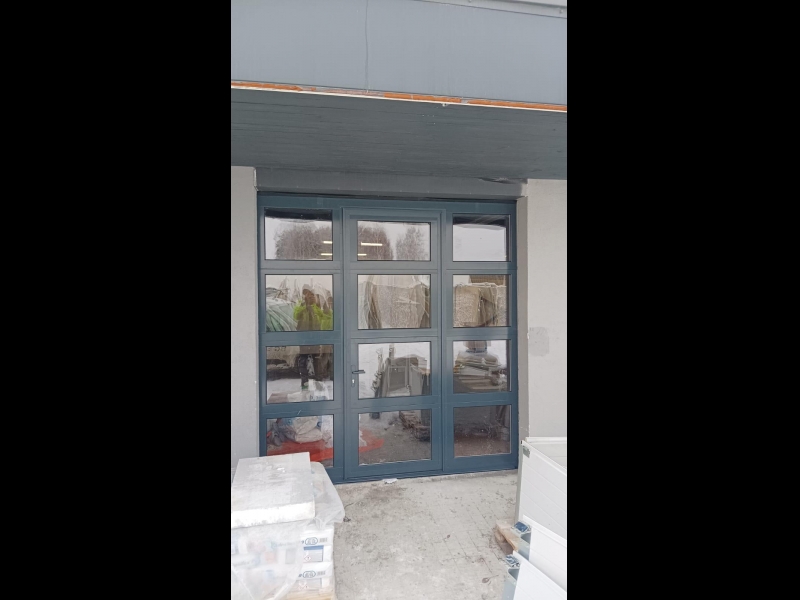 Pacelamie varti ar panoramas sekcijam